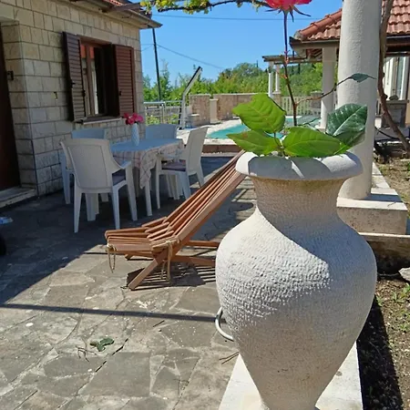 Holiday home Lazustina Paradise