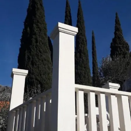 Lazustina Paradise & The Mermaid Tatil Evi