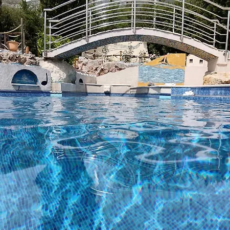 Lazustina Paradise & The Mermaid *