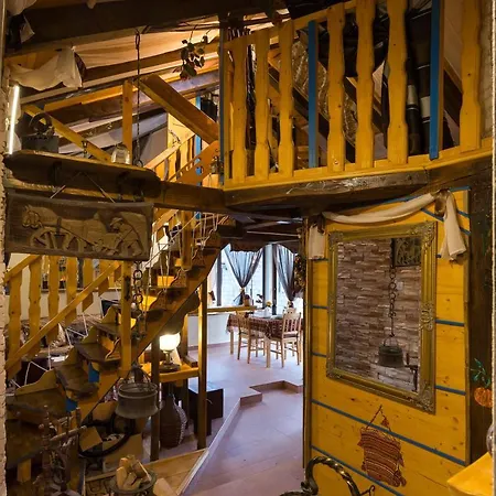 Lazustina Paradise & The Mermaid