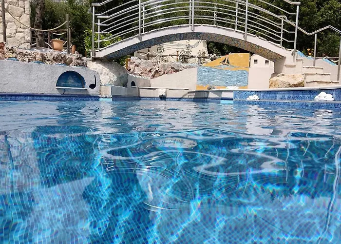 Lazustina Paradise & The Mermaid *