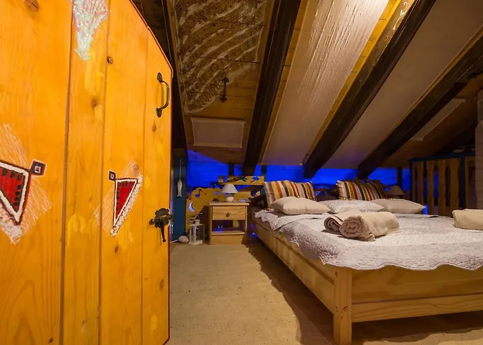 Lazustina Paradise & The Mermaid Mihanici